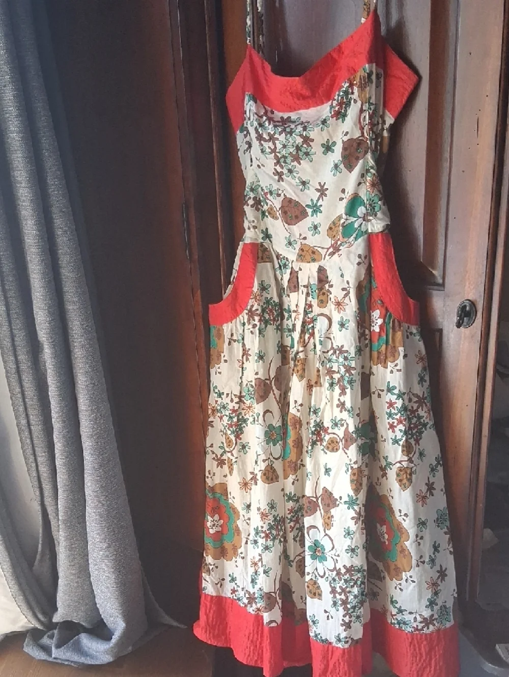 Double Zero Cream Floral Midi Dress with Red Accents - Picture 6 of 12